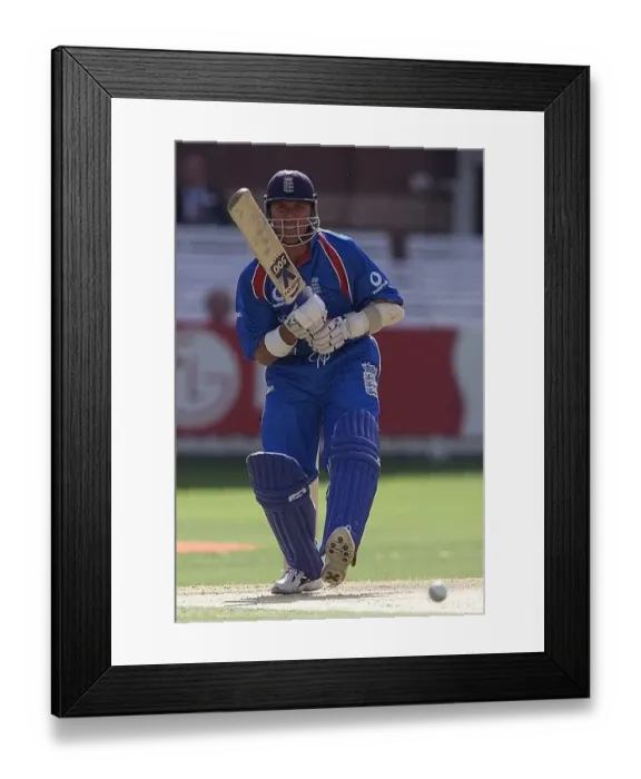 Framed Print : Alec Stewart England cricket captain May 1999 in action against Sri Lanka in