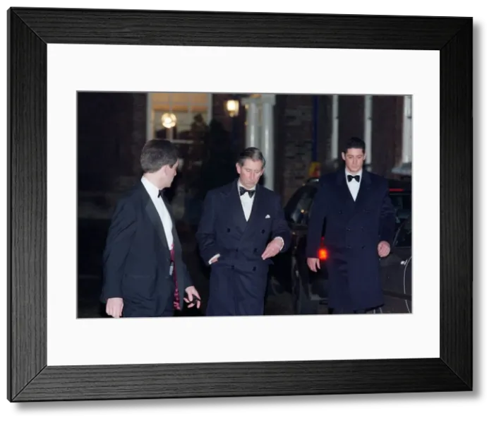 Framed Print : Prince CharlesLeaving Spencer House November 1998 at midnight at the back walking Framed Print : Prince CharlesLeaving Spencer House November 1998 at midnight at the back walking
