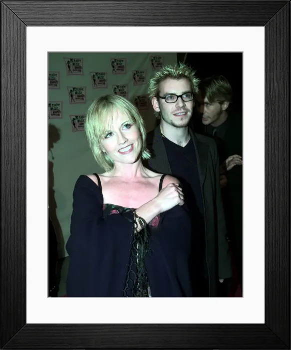 Framed Print : Cranberries Pop Group arrive at MTV Awards Nov 1998 in Milan lead by singer