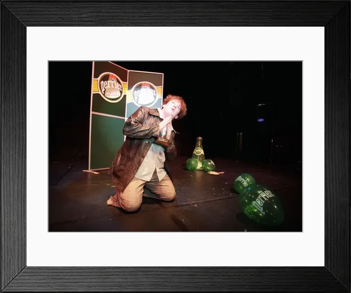 Framed Print : Johnny Vegas at the Perrier comedy awards at the Edinburgh Festival. August 1997 Framed Print : Johnny Vegas at the Perrier comedy awards at the Edinburgh Festival. August 1997