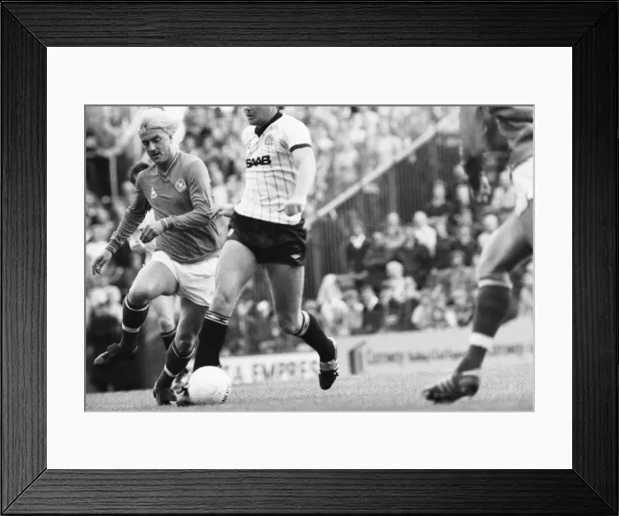 Framed Print : English League DivisionTwo match at Fratton Park. Portsmouth 1 v Manchester City 2 Framed Print : English League DivisionTwo match at Fratton Park. Portsmouth 1 v Manchester City 2