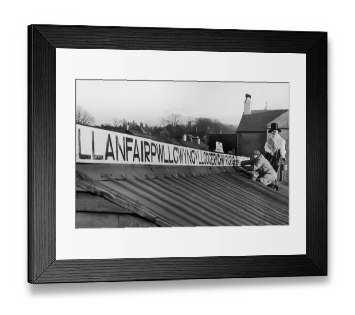 Framed Print : Mr and Mrs Jones of Llanfairpwllgwyngyllgogerychwyrndrobwllllantysiliogogogoch