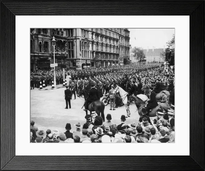Framed Print : Victory Parade march through London after the Allied victory in World War Two Framed Print : Victory Parade march through London after the Allied victory in World War Two