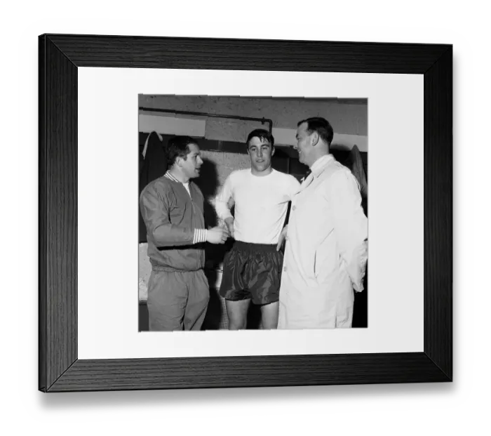 Framed Print : England Youth Team Captain Wilf Smith pictured with Wilf McGuiness (L