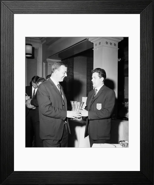Framed Print : England Youth Team, Winners of the Junior World Cup, 24th April 1963 Framed Print : England Youth Team, Winners of the Junior World Cup, 24th April 1963
