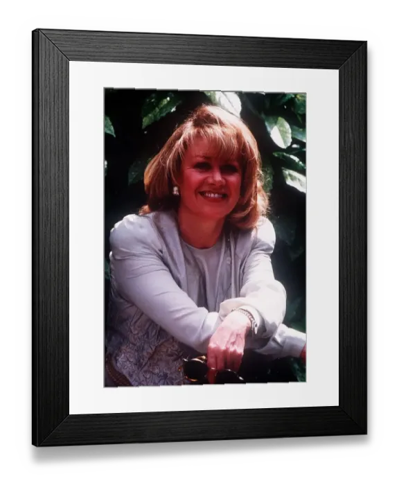 Framed Print : Elaine Paige singer and actress who has received an OBE award, 1995