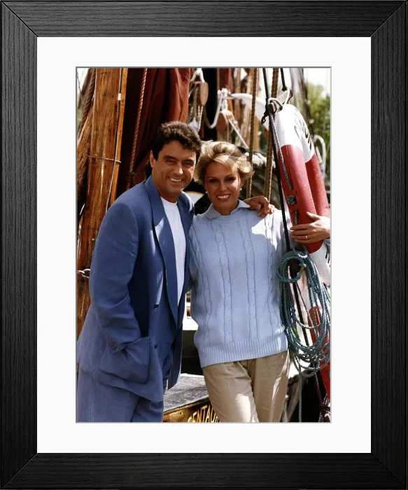 Framed Print : Joanna Lumley Actress with Actor Ian McShane Framed Print : Joanna Lumley Actress with Actor Ian McShane