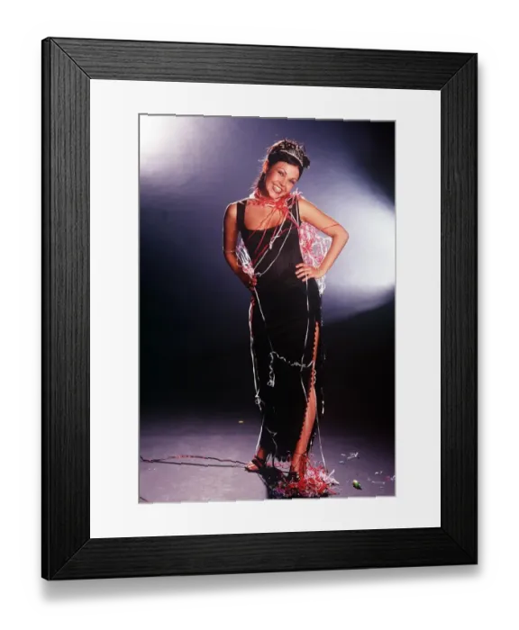 Framed Print : Actress Adele Silva who stars in Emmerdale in 1999. A©Mirrorpix