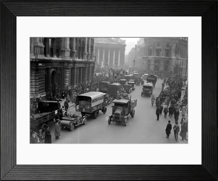 Framed Print : General Strike Scene May 1926 Scenes at the Bank London as soldiers ride shot gun Framed Print : General Strike Scene May 1926 Scenes at the Bank London as soldiers ride shot gun