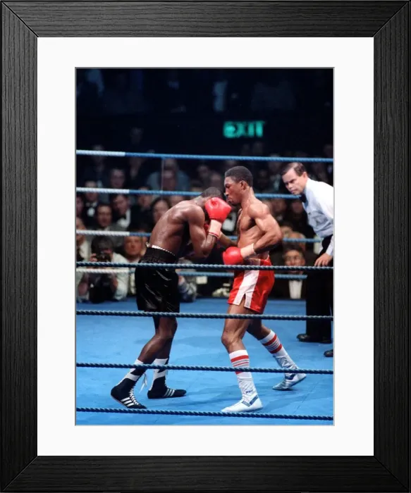 Framed Print : Michael Watson v Mike McCullam April 1990 Super middle-weight