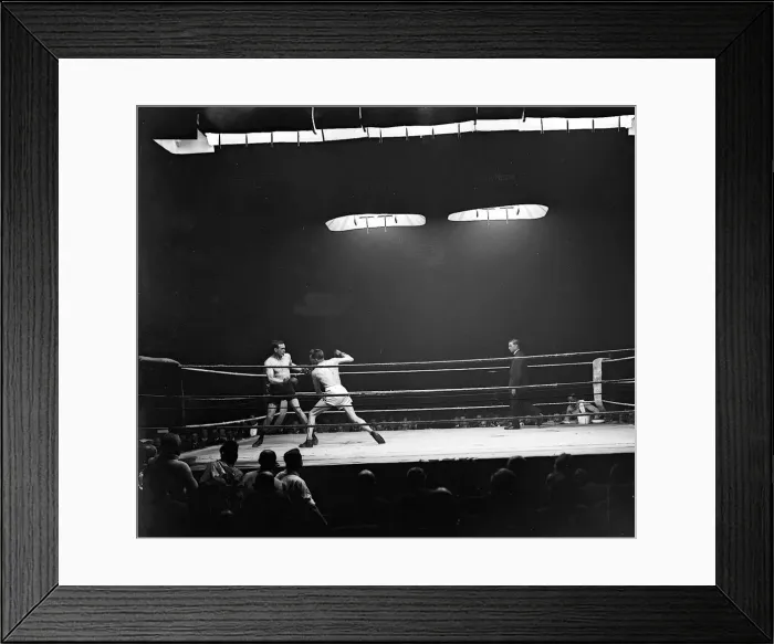 Framed Print : Boxing Kid Lewis v Johnny Basham at Albert Hall Oct 1921 Framed Print : Boxing Kid Lewis v Johnny Basham at Albert Hall Oct 1921