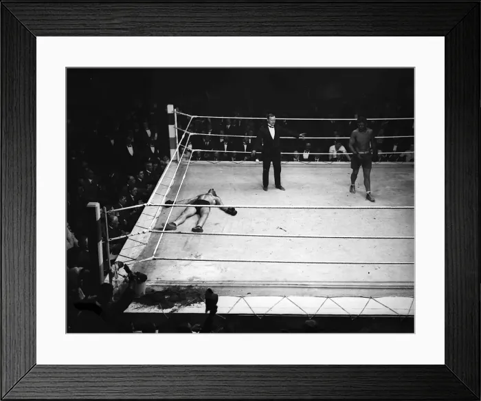 Framed Print : Wells V Beckett May 1920 Wells knocked out Framed Print : Wells V Beckett May 1920 Wells knocked out