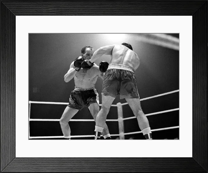Framed Print : Boxing Henry Cooper v Brian London February 1964 Framed Print : Boxing Henry Cooper v Brian London February 1964