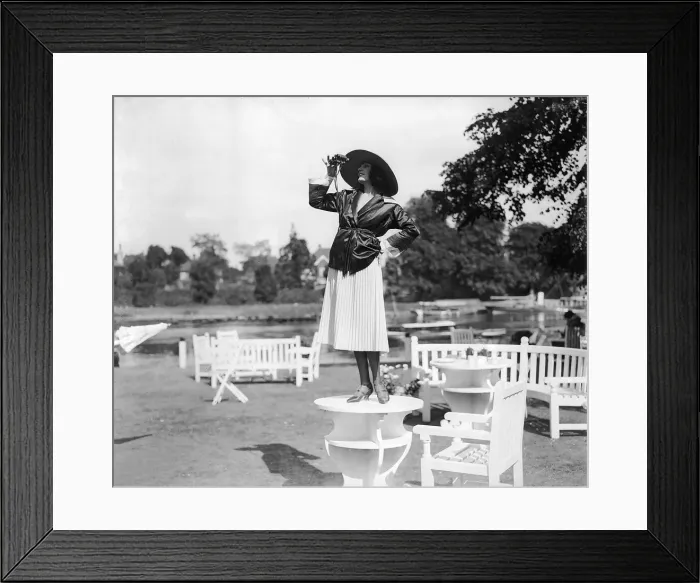 Framed Print : 1921 Clothing Ascot Fashion Juliette Bompton standing on a table to get a better Framed Print : 1921 Clothing Ascot Fashion Juliette Bompton standing on a table to get a better
