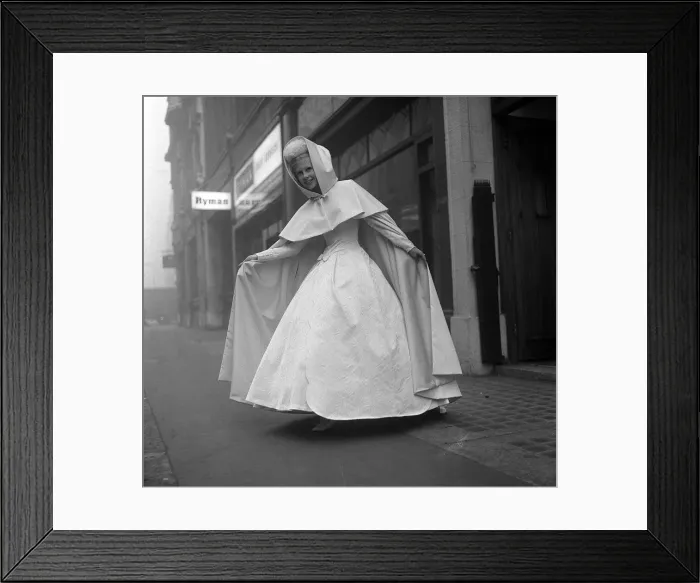 Framed Print : Louis Young bridal collection December 1962 Annbelle models a crinoline-skirted