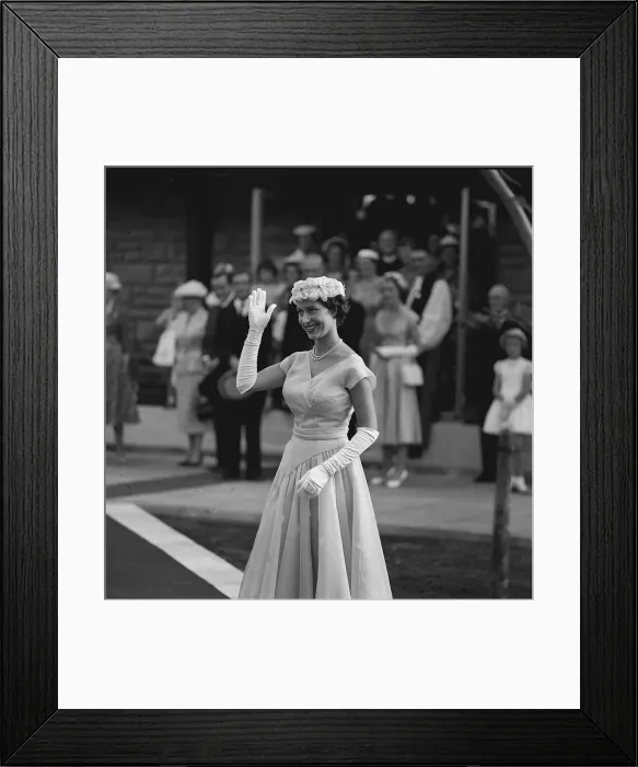 Framed Print : Princess Margaret wave to the crowds October 1956 while visiting Nairobi in Kenya Framed Print : Princess Margaret wave to the crowds October 1956 while visiting Nairobi in Kenya