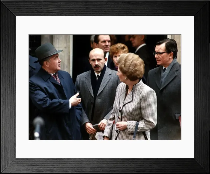 Framed Print : Soviet leader Mikhail Gorbachev with British Prime Minister Margaret Thatcher outside 10 Framed Print : Soviet leader Mikhail Gorbachev with British Prime Minister Margaret Thatcher outside 10