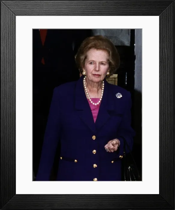 Framed Print : Former Prime Minister Margaret Thatcher leaving her Belgravia Home January 1988 Framed Print : Former Prime Minister Margaret Thatcher leaving her Belgravia Home January 1988