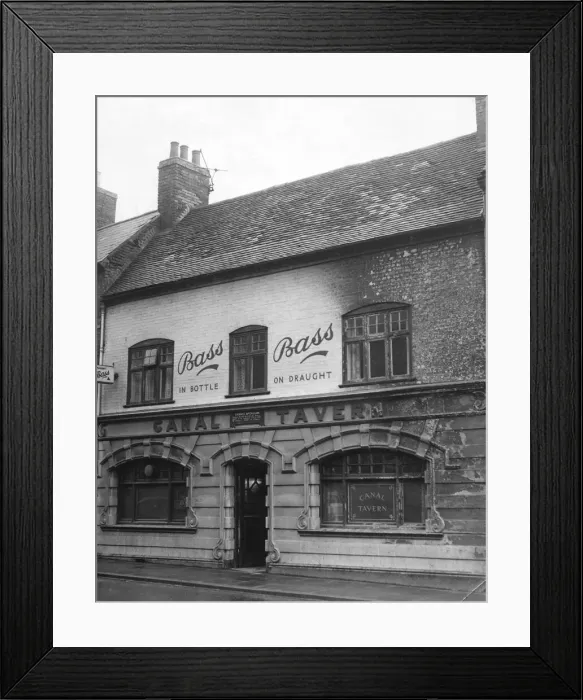Framed Print : The Canal Tavern, No. 5, Leicester Row, Coventry. 22nd March 1963