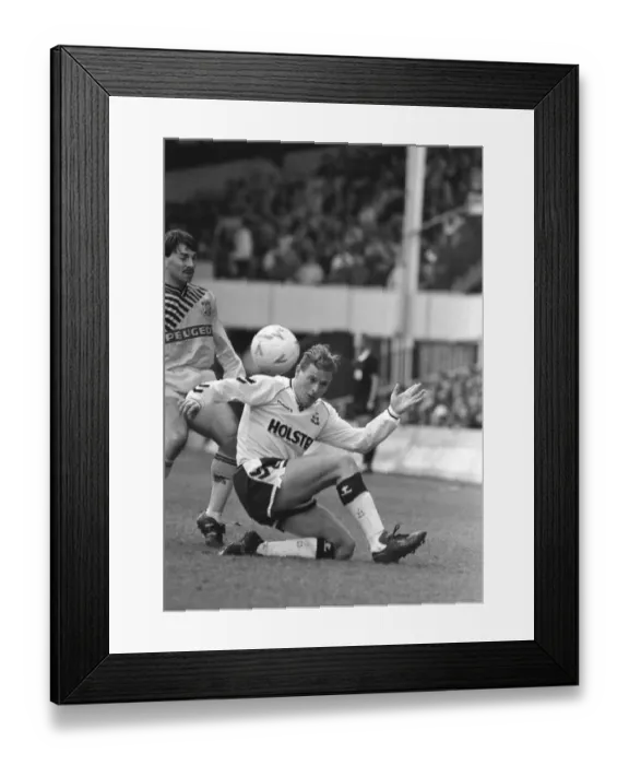 Framed Print : Tottenham Hotspurs v Coventry City. Coventry lost 3-2 at White Hart Lane Framed Print : Tottenham Hotspurs v Coventry City. Coventry lost 3-2 at White Hart Lane