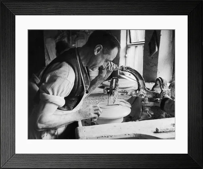 Framed Print : Mr Joseph Moss, a worker at the Minton China Works in Stoke On Trent Framed Print : Mr Joseph Moss, a worker at the Minton China Works in Stoke On Trent