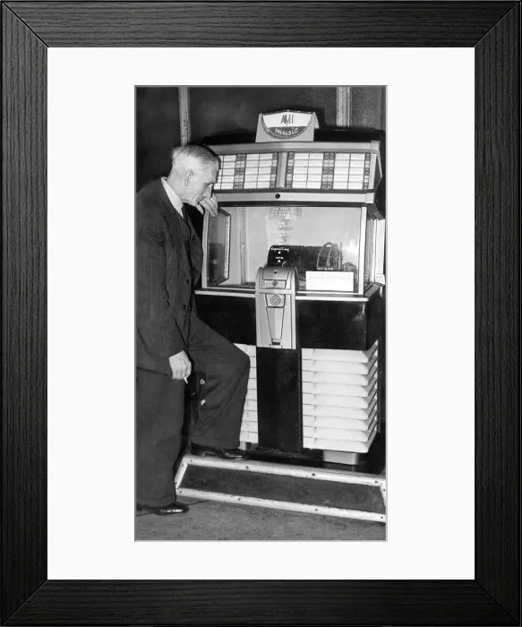 Framed Print : A state of the art juke box in September 1955. 28 / 09 / 55 Framed Print : A state of the art juke box in September 1955. 28 / 09 / 55