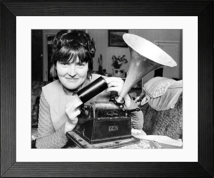 Framed Print : Jean Dixon pictured with her cylinder type phonograph made by the American company