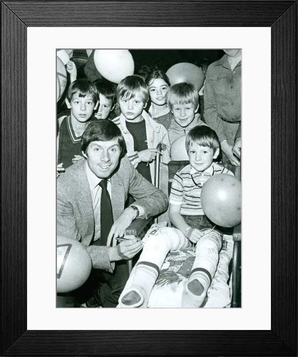 Framed Print : Brendan Foster advertising the Play It Safe Campaign launched at Gateshead which aims to Framed Print : Brendan Foster advertising the Play It Safe Campaign launched at Gateshead which aims to