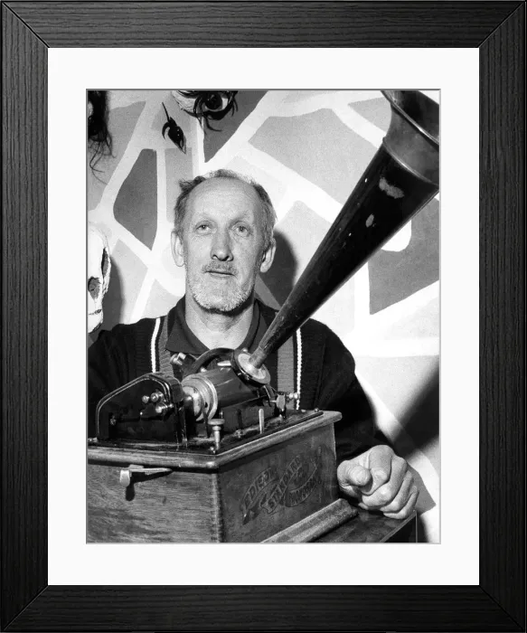 Framed Print : An old Edison Standard Phonograph in 1969 20 / 11 / 69 Framed Print : An old Edison Standard Phonograph in 1969 20 / 11 / 69