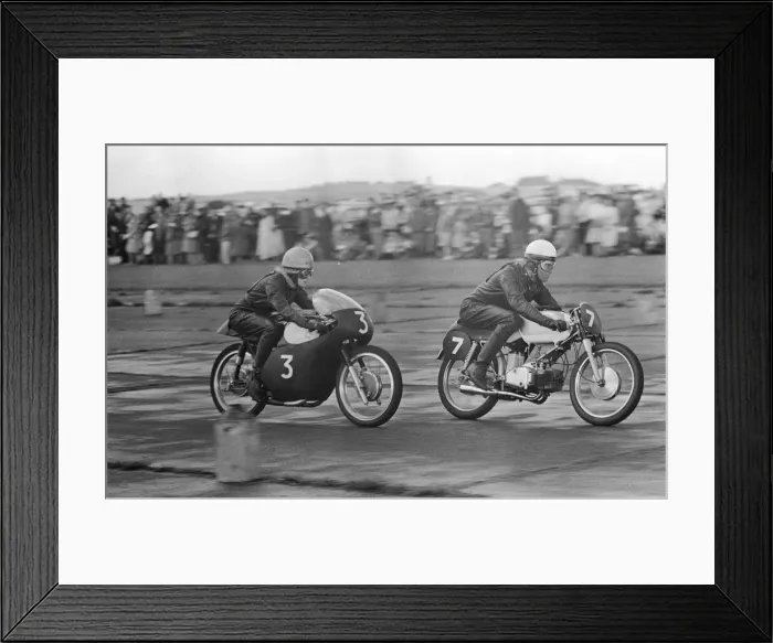 Framed Print : Action from the Daily Herald Motor Cycle Racing Championship at Thruxton Framed Print : Action from the Daily Herald Motor Cycle Racing Championship at Thruxton
