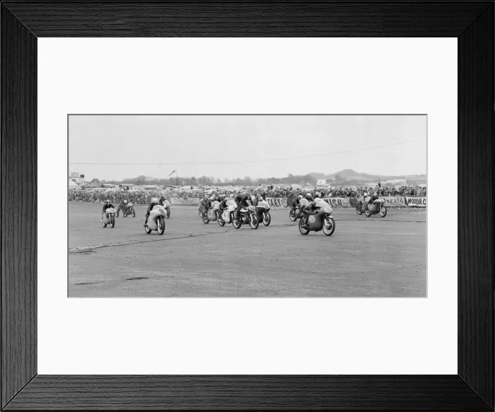 Framed Print : Action from the Daily Herald Motor Cycle Racing Championship at Thruxton Framed Print : Action from the Daily Herald Motor Cycle Racing Championship at Thruxton