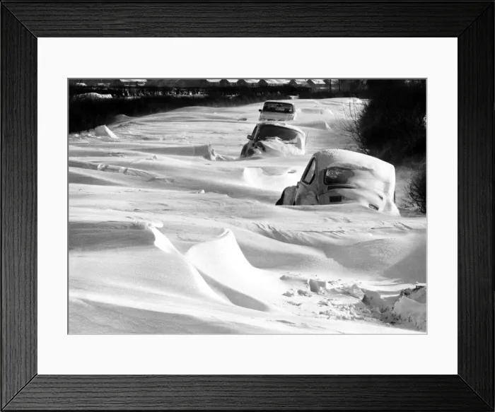 Framed Print : Trapped: These vehicles are only half-mile from the South Warwickshre village of Long Framed Print : Trapped: These vehicles are only half-mile from the South Warwickshre village of Long