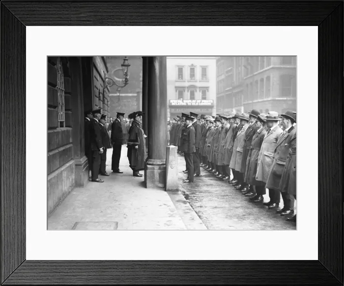 Framed Print : Sir William Pryke the Lord Mayor of London addressing City of London special constables