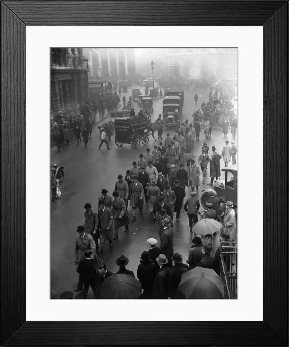Framed Print : Commuters making their way to work near The Bank in the City of London Framed Print : Commuters making their way to work near The Bank in the City of London