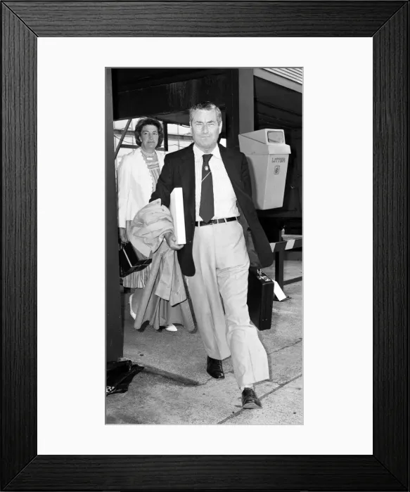 Framed Print : Robin Leigh Pemberton, Govenor of the Bank of England, pictured with wife at London Framed Print : Robin Leigh Pemberton, Govenor of the Bank of England, pictured with wife at London
