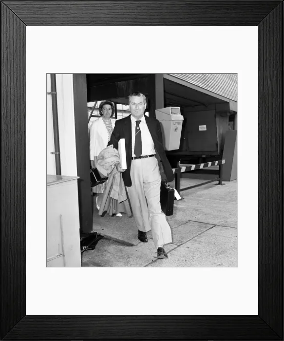 Framed Print : Robin Leigh Pemberton, Govenor of the Bank of England, pictured with wife at London Framed Print : Robin Leigh Pemberton, Govenor of the Bank of England, pictured with wife at London