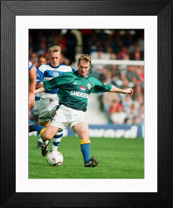 Framed Print : English Premier League match at Loftus Road. Queens Park Rangers 0 v Sheffield Framed Print : English Premier League match at Loftus Road. Queens Park Rangers 0 v Sheffield