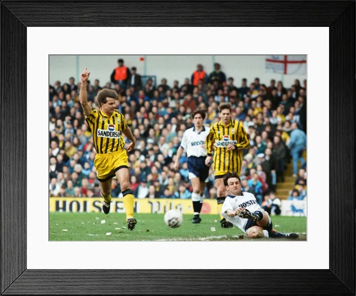 Framed Print : English Premier League match at White Hart Lane. Tottenham Hostpur 0 v Sheffield