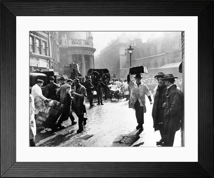 Framed Print : Billingsgate fish market, London circa 1935