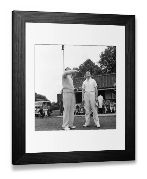 Framed Print : Team captain toss a coin to choose who will bat and field at Meopham home to one of