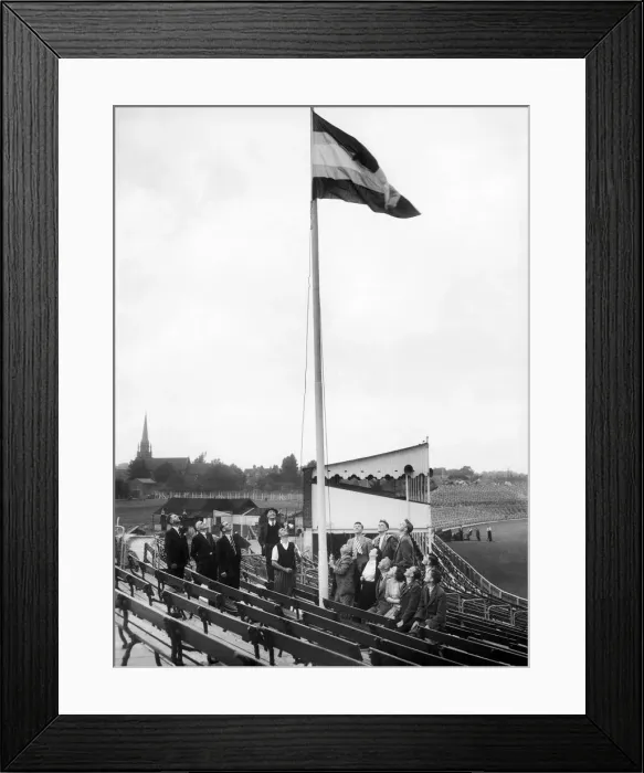 Framed Print : Warwick win County Cricket Championship. Hoisting of the flag at the county ground Framed Print : Warwick win County Cricket Championship. Hoisting of the flag at the county ground
