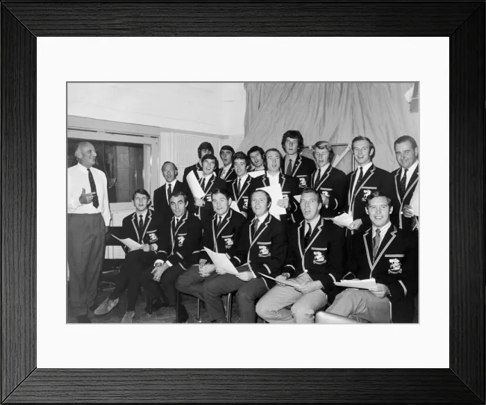 Framed Print : England cricket team after returning from a victorious Ashes series down under Framed Print : England cricket team after returning from a victorious Ashes series down under