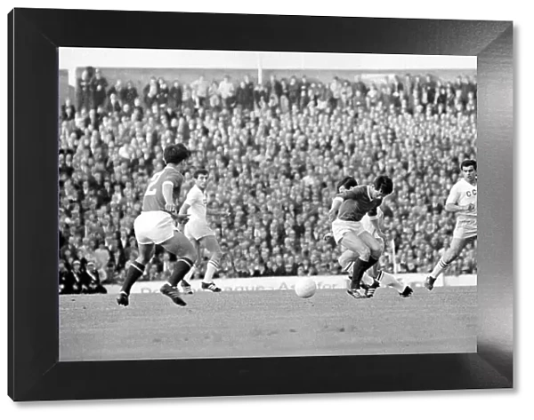 World Cup North Korea versus Russia 13th July 1966 W6706 Russian player is tackled