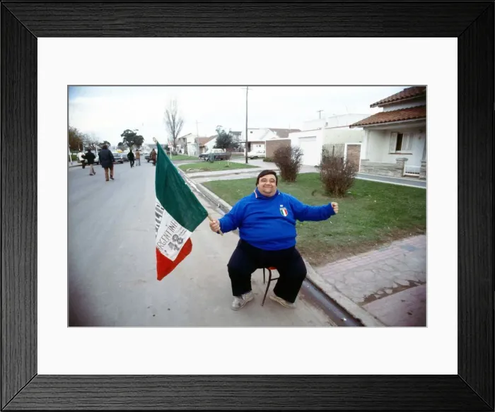 Framed Print : World Cup 1978 A larger'than life Italian supporter
