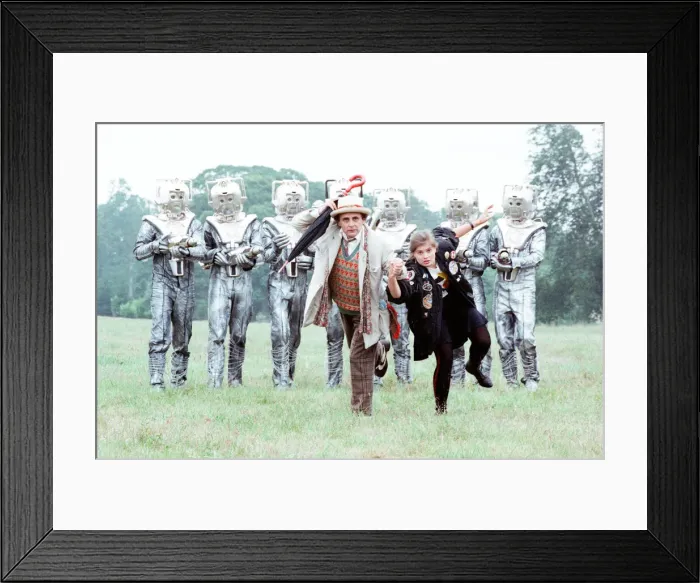 Framed Print : Sylvester McCoy as the Doctor and Sophie Aldred as Ace seen here on location near Arundel