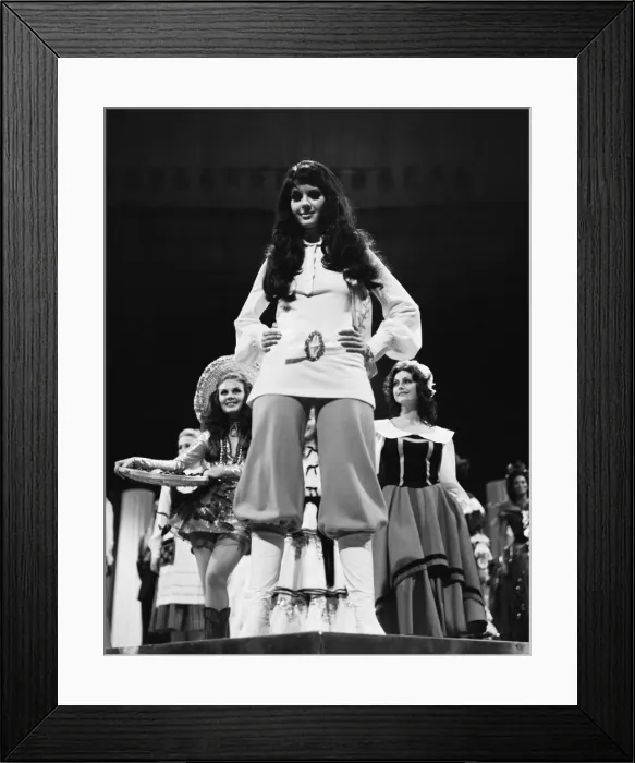 Framed Print : Miss World Competition at the Royal Albert Hall, 20th November 1970 Framed Print : Miss World Competition at the Royal Albert Hall, 20th November 1970