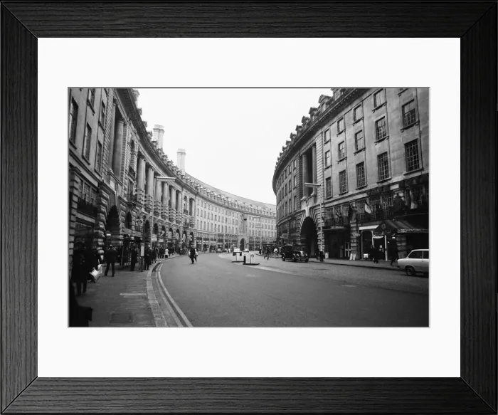 Framed Print : A deserted looking Regent Street at noon in London. 27th December 1973 Framed Print : A deserted looking Regent Street at noon in London. 27th December 1973
