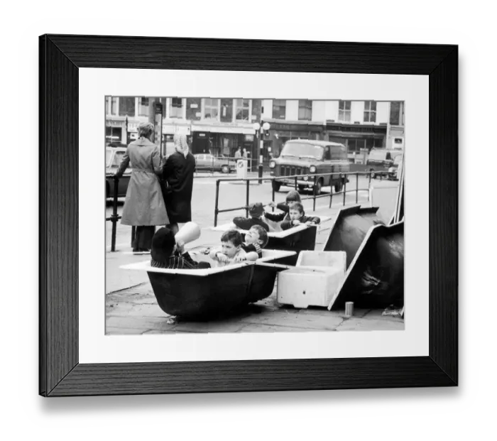 Framed Print : Boat race fever hits West London. Children from the Harwood Primary School act out Framed Print : Boat race fever hits West London. Children from the Harwood Primary School act out