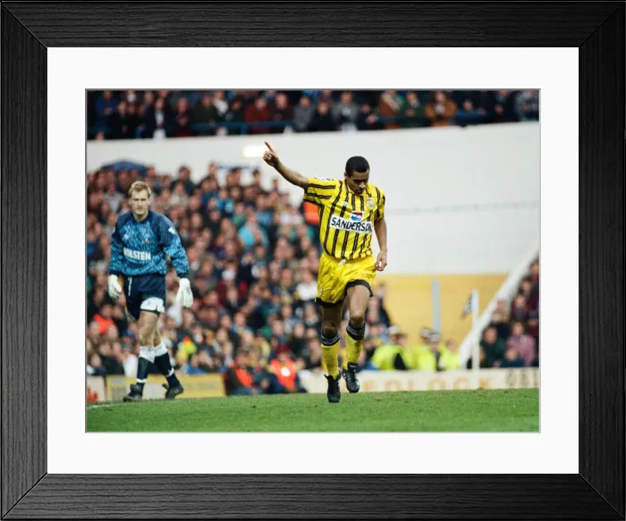 Framed Print : English Premier League match at White Hart Lane. Tottenham Hostpur 0 v Sheffield Framed Print : English Premier League match at White Hart Lane. Tottenham Hostpur 0 v Sheffield