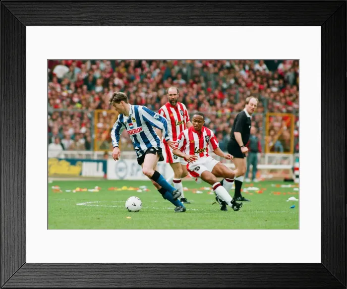 Framed Print : FA Cup Semi Final at Wembley Stadium. Sheffield Wednesday 2 v Sheffield United 1